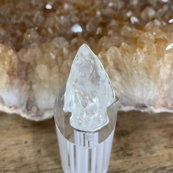 🚫SOLD🚫Unique Natural Raw Clear Quartz Arrowhead Ring. Size 7.5 - Picture 5 of 7